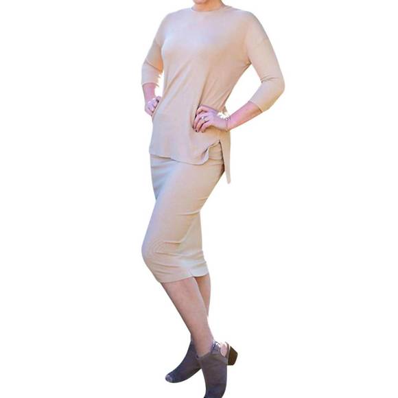 NEW DANIELLA FAYE ribbed top in camel - Picture 1 of 3